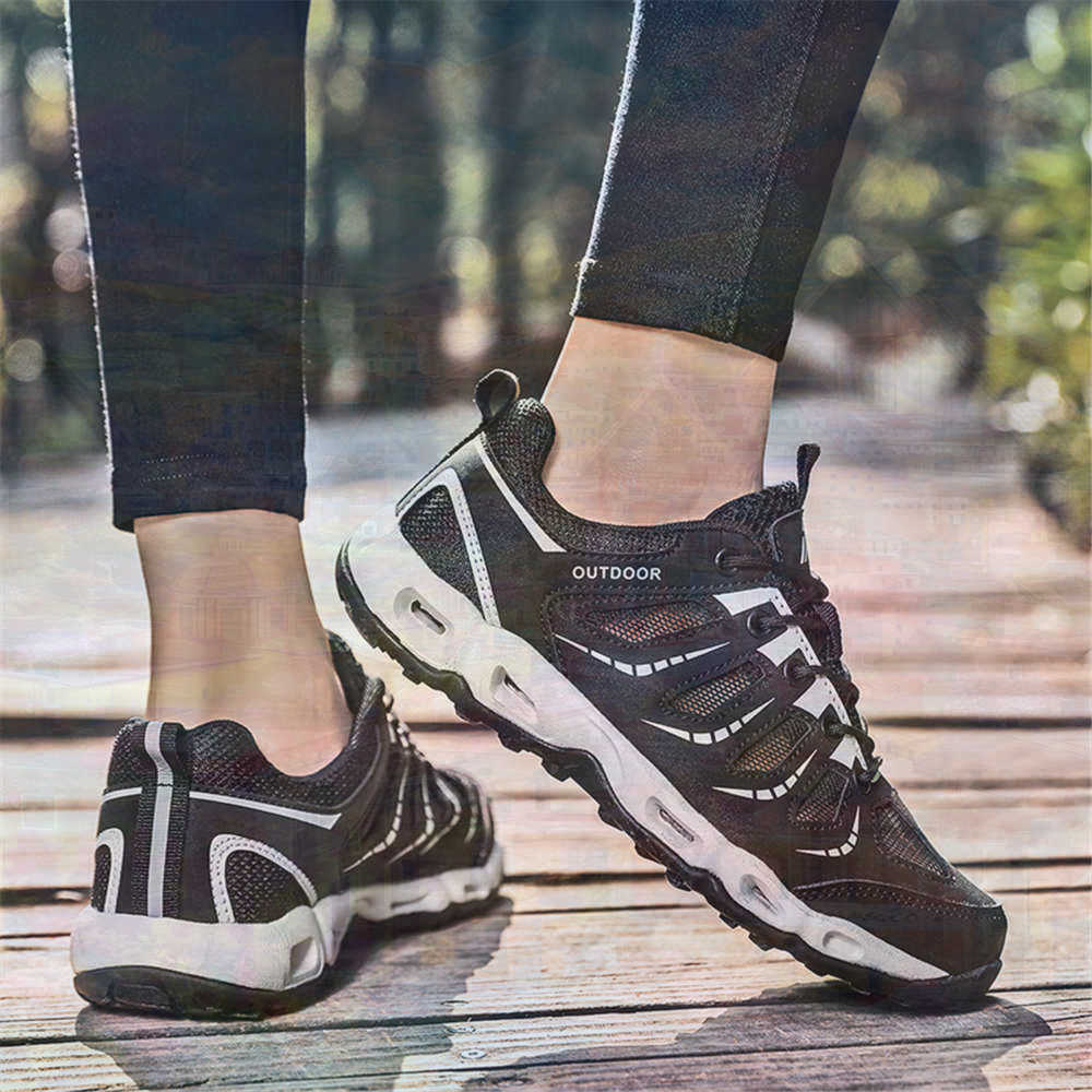 Sumer Round Tip Silver Sneaker - Women Formal Wear Black And White ulasan dan harga